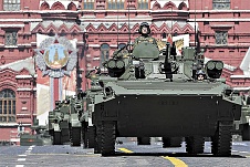 Военная техника ОАО «ЗиД» на Параде Победы